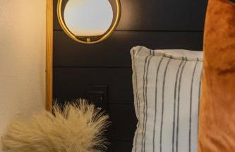 "Glamtainer" One of a kind Romantic Luxe Retreat, 8 Minutes to Emerald Beach, Outdoor Haven - Foto 33