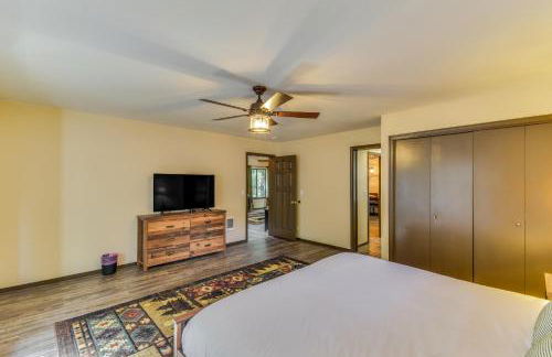 2 Mi to Mi-Wuk Village Cabin with Large Deck - Foto 11