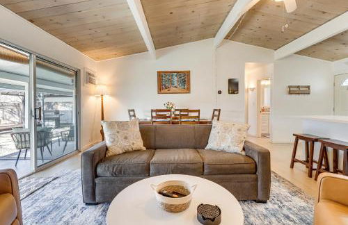 Clear Lake Gem on Canal with Dock Dogs Welcome! - Foto 9