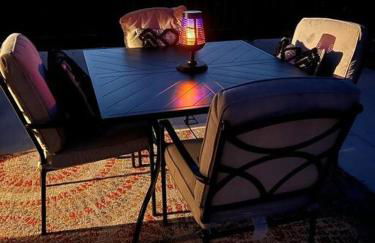 Entire 2br 2ba hilltop view home Sleeps 8 pets 4 acres Jacuzzi Central AC Kingbeds Office Free WiFi Parking Full Kitchen Refrigerator Washer Dryer Furnished Three 3 Large Sunset Dining Patios Grill Stovetop Oven Hiking Wildlife Firepit Quiet very Secluded - Foto 79