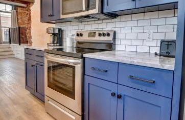 Kaufman Suite- BY BUSY INTERSECTION - Foto 9