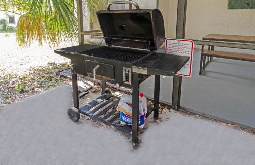 New 6min to 3 Sister Springs, Spacious, Fun with Game Room - Foto 42