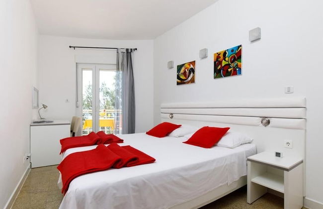 Cozy Apartment for 3 Adults Next to the Beach - Foto 2