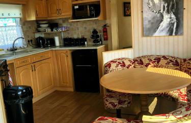 PD Wonderwall Caravan, Direct beach access & Beds made on arrival & GCH - Foto 10