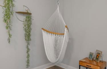 Modern Regional Art Gallery Home - Spacious & New! Tv in each room - Foto 31