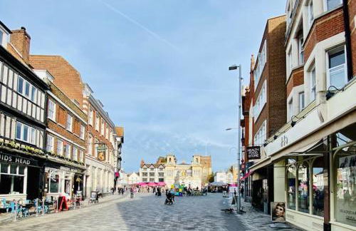 New studio flat overlooking city centre - Foto 7