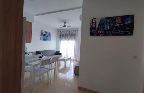 Apartamento con patio, piscina y parking privado - Photo 3