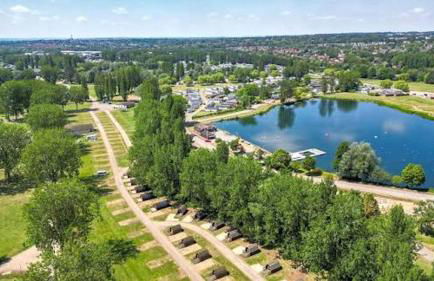 Cosy caravan in Billing Aquadrome - Photo 15