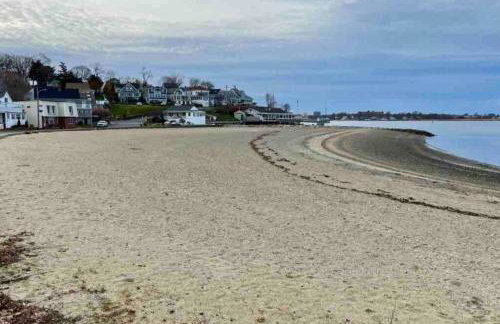 Cozy Weymouth cottage, walk to beach - Foto 1