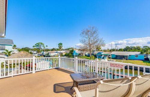 Spacious Canalfront Home with Pool about half Mi to Beach - Foto 25