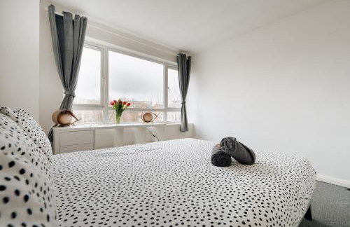 2BR w Balcony Swiss Cottage Near Central London - Foto 67