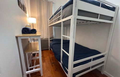 Room in Chelsea 2 with Kitchen - Shared Bathroom -5th Floor Walk-UP - Foto 1