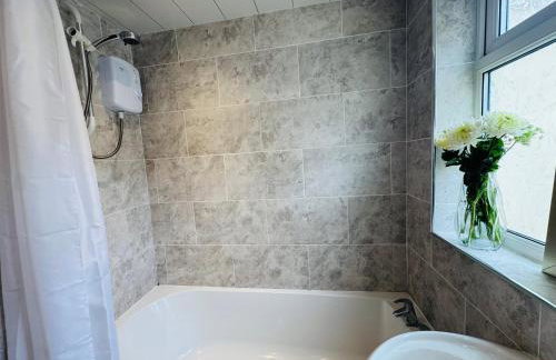 Bolton Terrace - 2 Bedrooms - Sleeps 4 - Photo 36