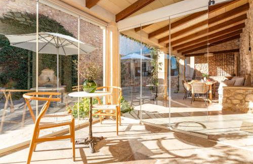 Casa de Piedra ubicada en el exclusivo wine village de Viladellops, te ofrece una experiencia única, donde el lujo y la tradición se fusionan en un entorno natural privilegiado - Foto 21