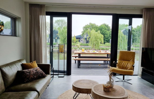 Luxurious Detached Water Villa With Jetty - Foto 8