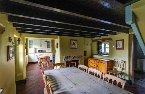 School House, cosy cottage for 12 with hot tub in the Peak District - Photo 46