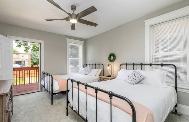 Cozy Family Home - Walk to MO Botanical Gardens - Photo 10