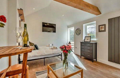 Finest Retreats - The Den - Photo 5