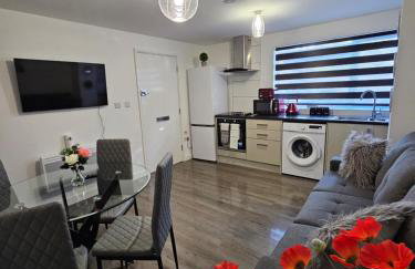 Luxury one bedroom maisonette with extra connected bedroom in Stevenage centre - Foto 2