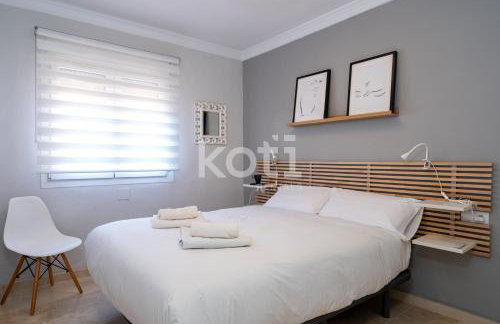 Terraza y Piscina - Koti Rentals - Ático Margarita - Foto 12