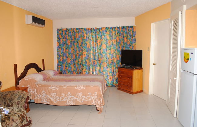 Stingray Beach Studio - Photo 1