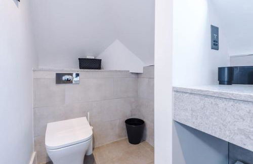 Incredible 3Bed Townhouse, Rooftop Patio, Sleeps 6 - Foto 50