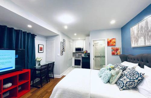 Downtown City Hall close by Kimmel Center Suite - Photo 1