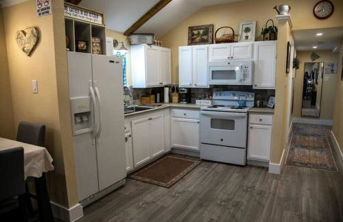 StockYards! Less than 4 minutes-Sleeps 8-Lee House - Foto 42