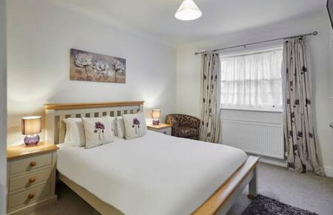 Host Stay Spring Bank Cottage - Photo 3