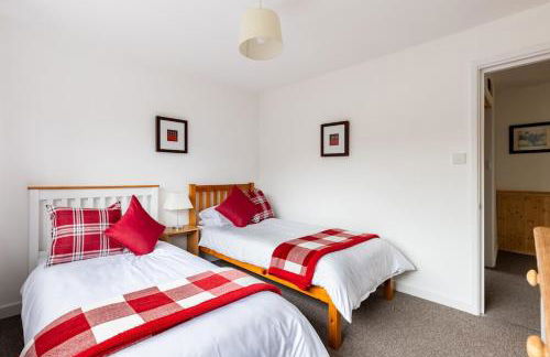 The Old Salt Store, 2 bed apartment with stunning river view - Photo 26