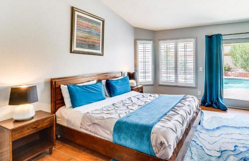 4,300-Sq-Ft Villa in West Vegas with Pool and Games! - Foto 10