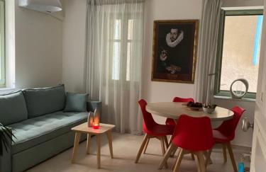 Διαμέρισμα σε ανακαινισμένο αρχοντικό 19ου αιώνα, κέντρο Μύρινας - Photo 13