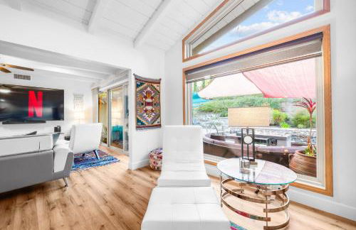 Nature-Inspired Stay with Pool, Fire Pits and More - Foto 64