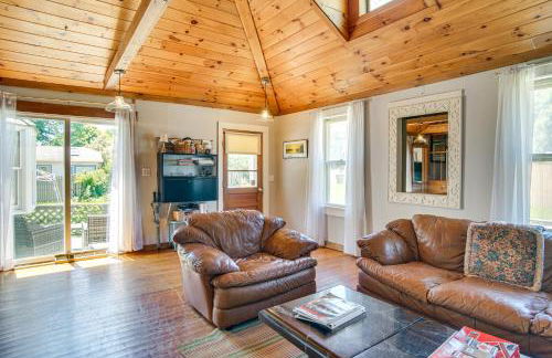 Less Than 1 Mi to Beaches Home with Deck in Oak Bluffs - Foto 10