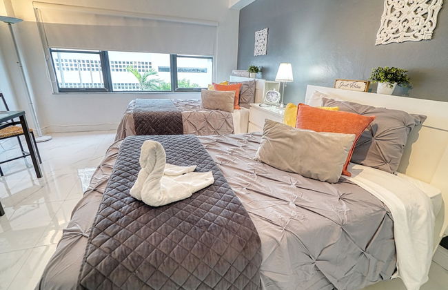 Deluxe Studios and Apartments at the Casablanca - Photo 86