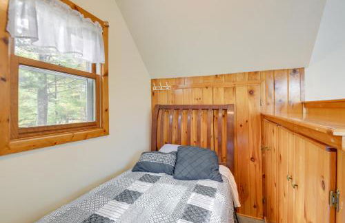 Waterfront Gray Home with Furnished Deck and Fire Pit! - Foto 15