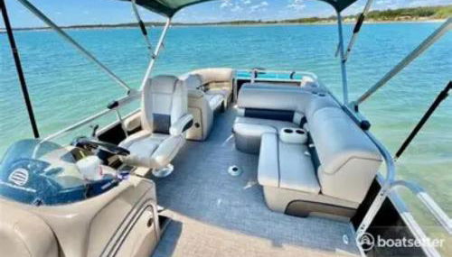 Heated pool with canal views - Foto 2