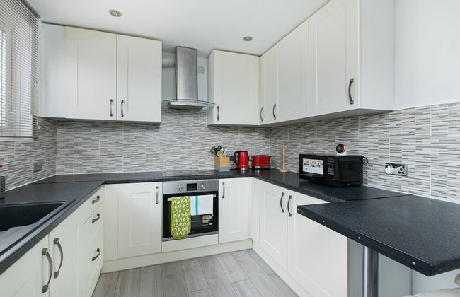 Skyvillion - 2bed House W Grdn&parking In Hatfield - Photo 19