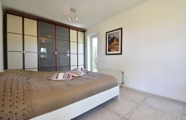 Enticing Holiday Home in Oude With Garden - Foto 5