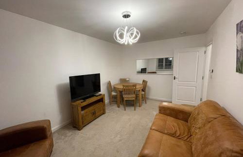 Modern 2 Bedroom Flat in Quiet Village w/ Ensuite - Foto 12