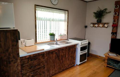 The Hideaway with hot tub - Foto 13