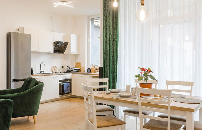 Essenza Charming Two BedRoom Apartment - Photo 22