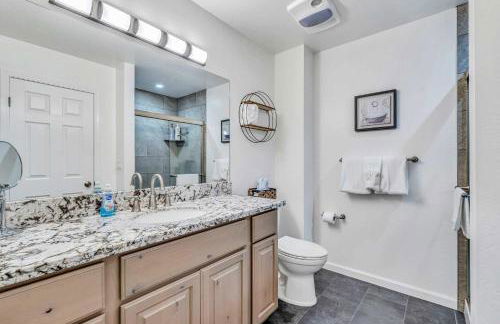 Modern 3BD -Walk to Lake & Beach - Foto 34