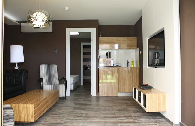 Rich Luxury Suites - Photo 30