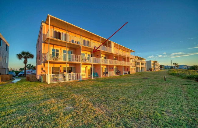 Oceanfront Condo w/ Private Balcony Pool + Tennis Bubbly Blew by Avantstay - Foto 29