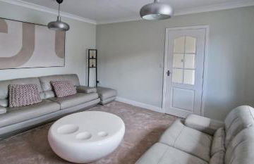 Stylish 3 Bed House Near Hospital, Racecourse, Free Parking - Foto 16
