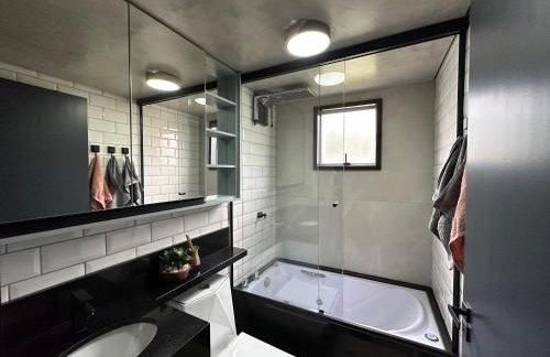 Apê térreo sem escada com Ar Cond, WiFi e banheira! - Foto 27