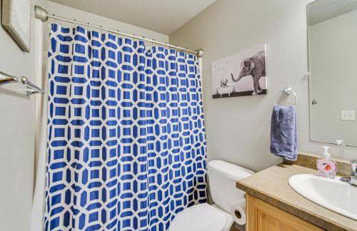 Hot Tub and Fenced Yard Spacious Fargo Home! - Foto 15