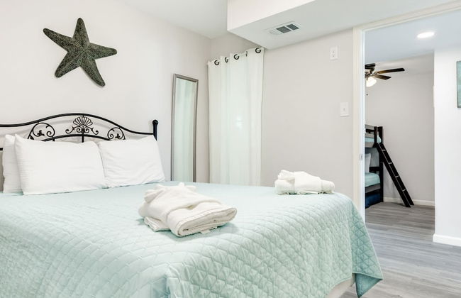 Seaside and Breezy Condo at the Victorian - Foto 22