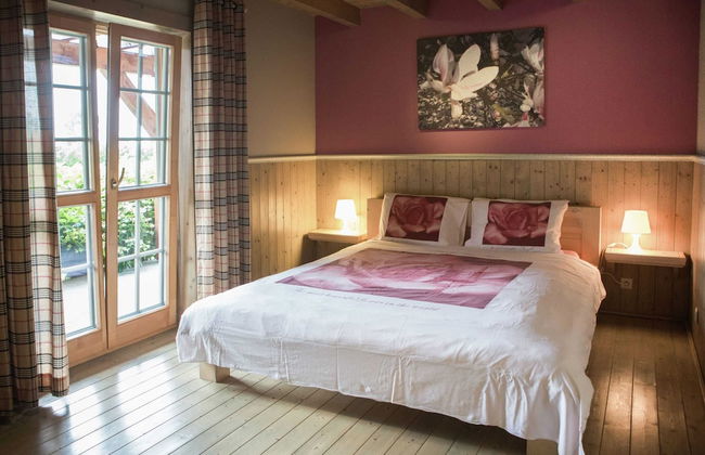 Affluent Chalet in Septon with Whirlpool, Sauna, Hot Tub - Foto 3